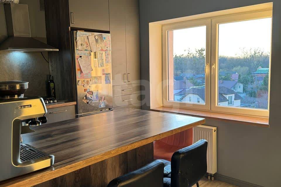 Продаётся 3-комнатная квартира, 130 м²