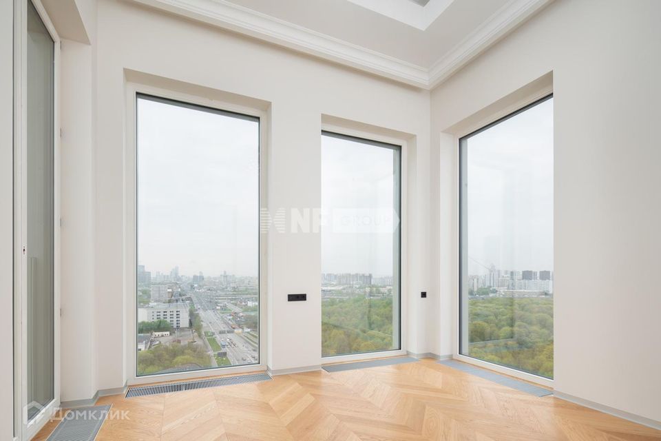 Продаётся 5-комнатная квартира, 277 м²