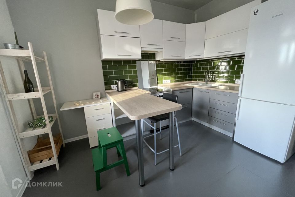 Сдаётся 1-комнатная квартира, 42 м²