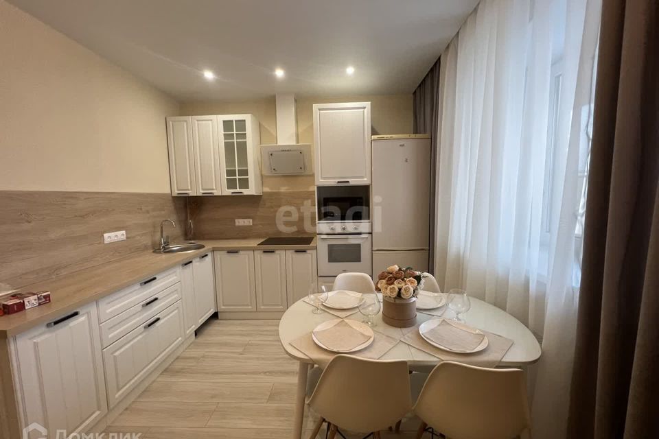 Продаётся 2-комнатная квартира, 65 м²