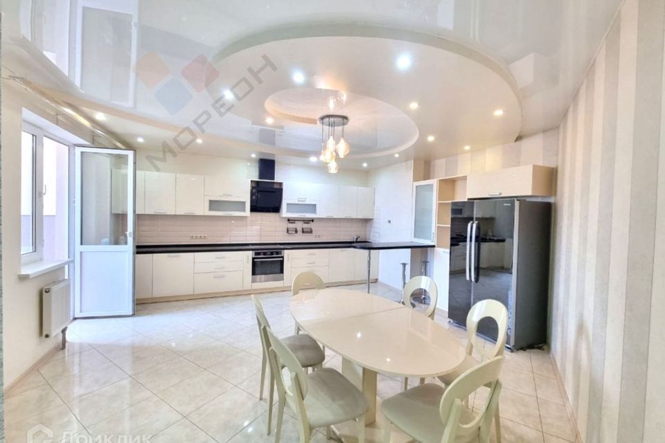 Продаётся 3-комнатная квартира, 110.6 м²