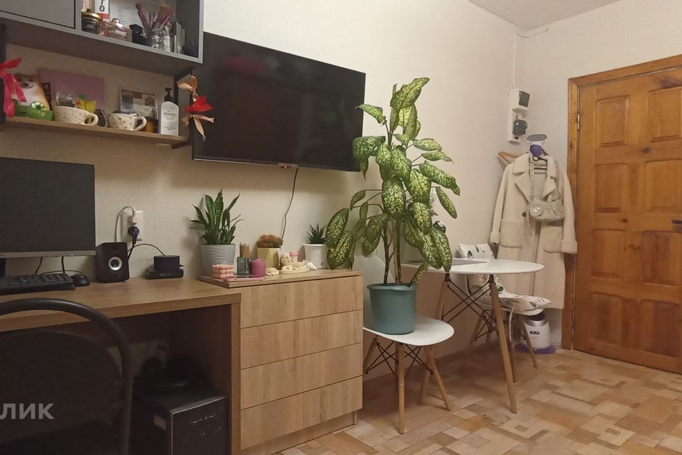 Продаётся комната в 4-комн. квартире, 12.4 м²