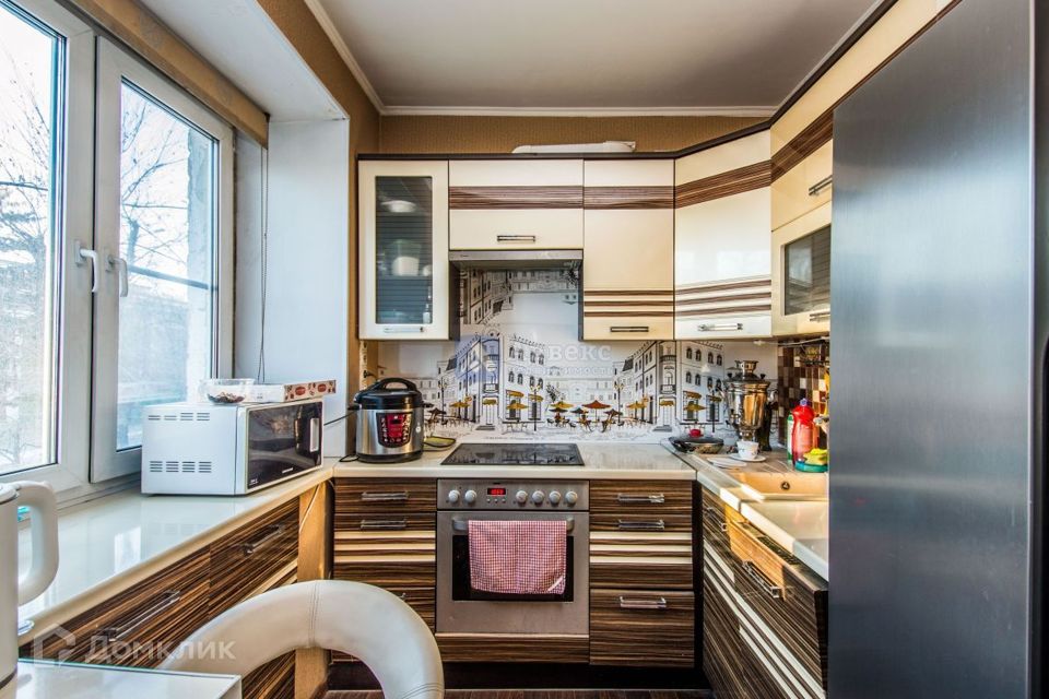 Продаётся 3-комнатная квартира, 49.8 м²