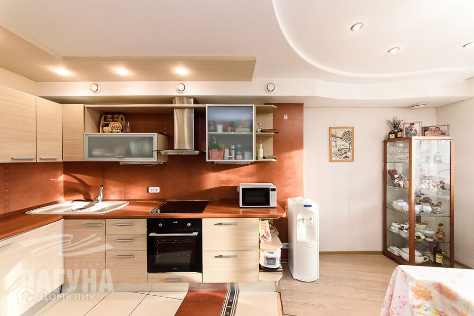 Продаётся 4-комнатная квартира, 110 м²