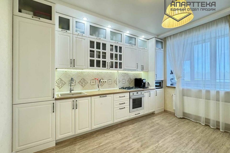 Продаётся 2-комнатная квартира, 72.5 м²