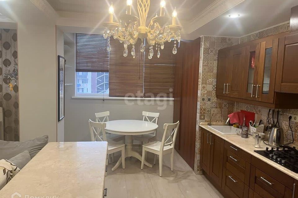 Продаётся 2-комнатная квартира, 84.7 м²