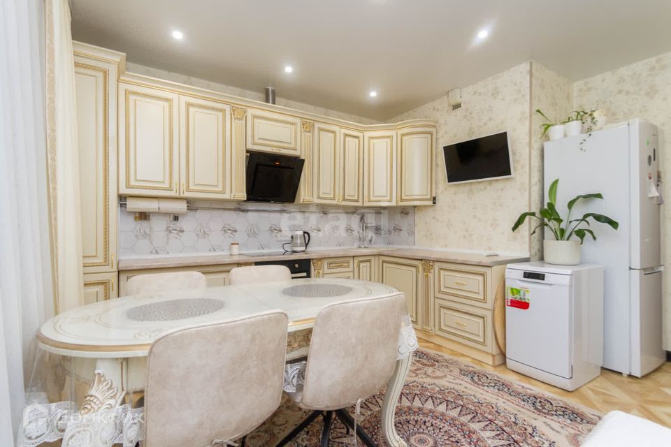Продаётся 2-комнатная квартира, 63.3 м²