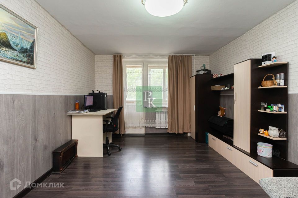 Продаётся 4-комнатная квартира, 80 м²
