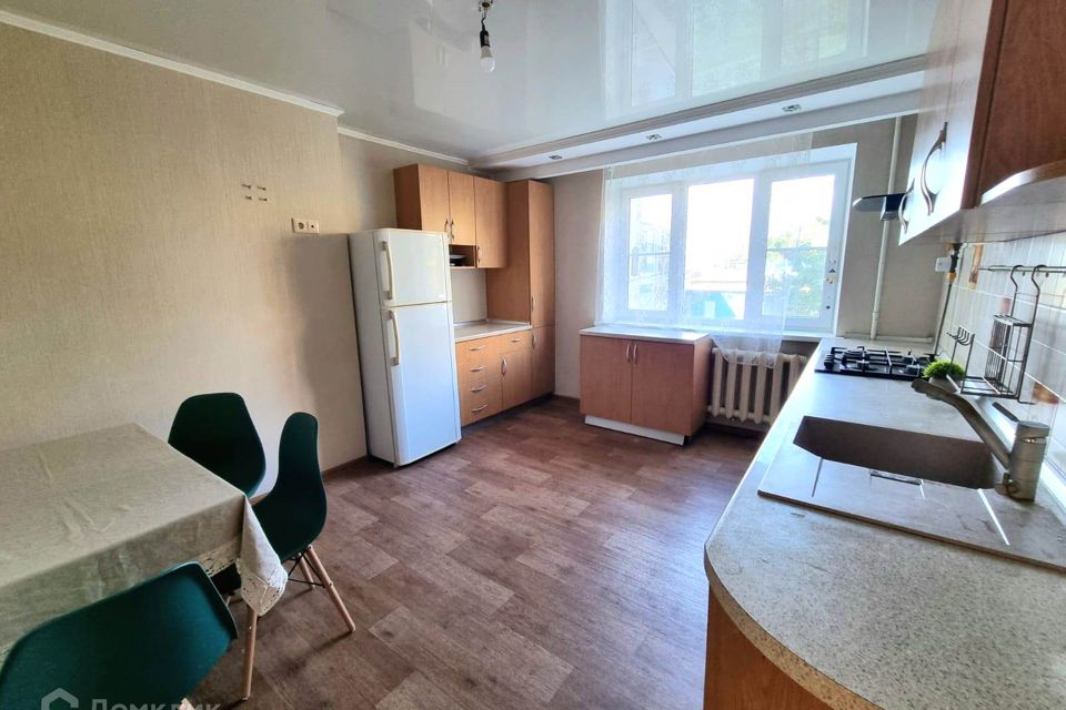 Продаётся 4-комнатная квартира, 101.4 м²