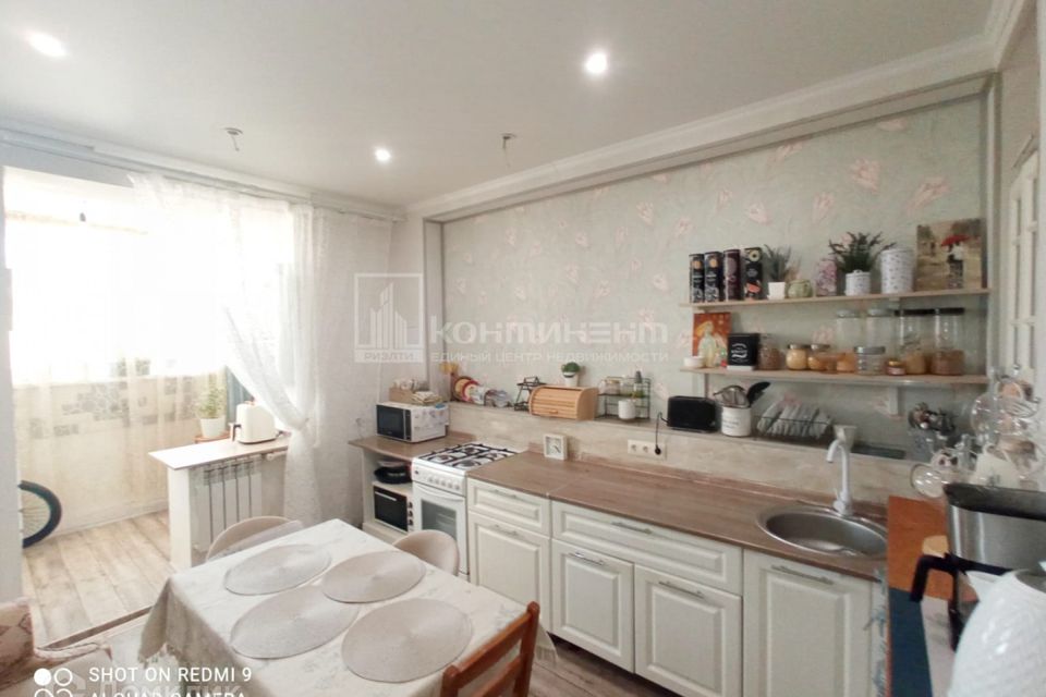 Продаётся 1-комнатная квартира, 62 м²