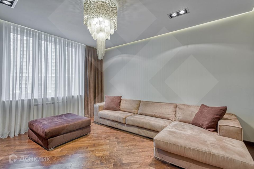 Продаётся 3-комнатная квартира, 117 м²