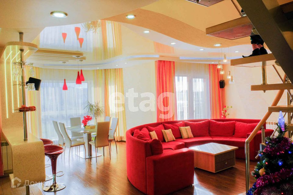 Продаётся 5-комнатная квартира, 203.5 м²