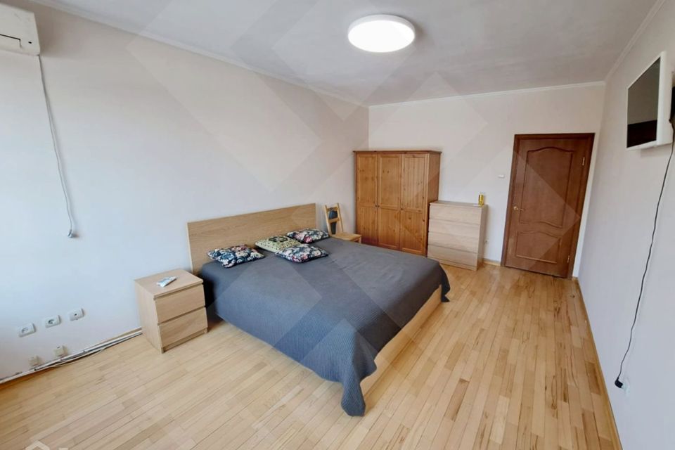 Сдаётся 1-комнатная квартира, 50 м²