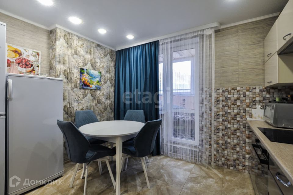 Продаётся 2-комнатная квартира, 65.5 м²
