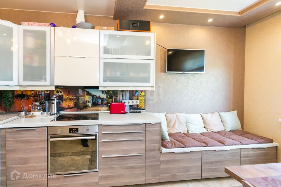 Продаётся 2-комнатная квартира, 65.2 м²