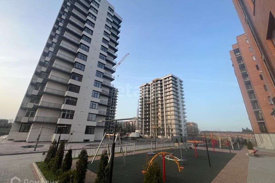 Продаётся 3-комнатная квартира, 127 м²