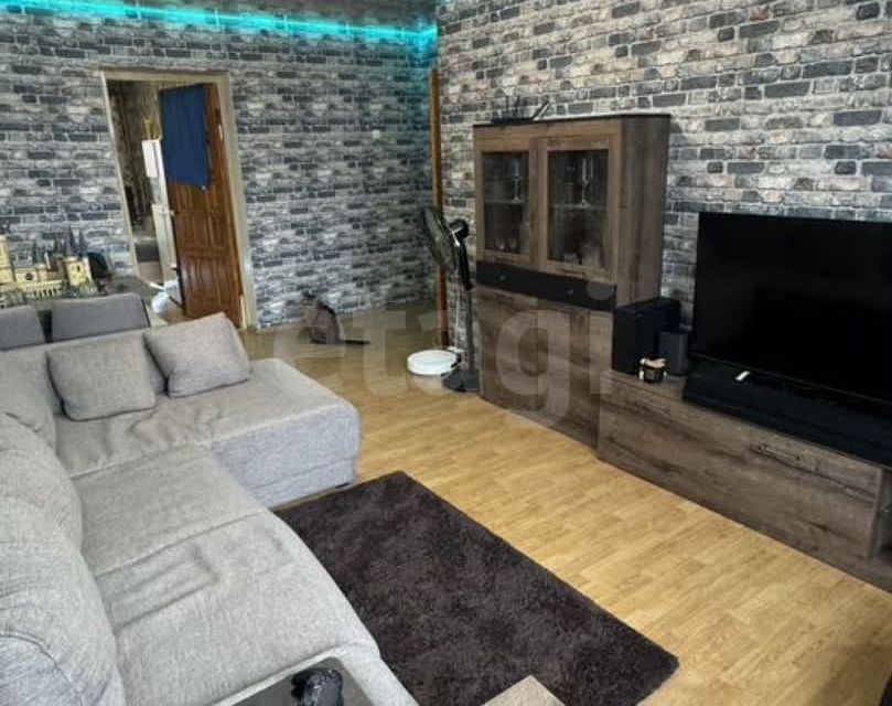 Продаётся 3-комнатная квартира, 57.8 м²