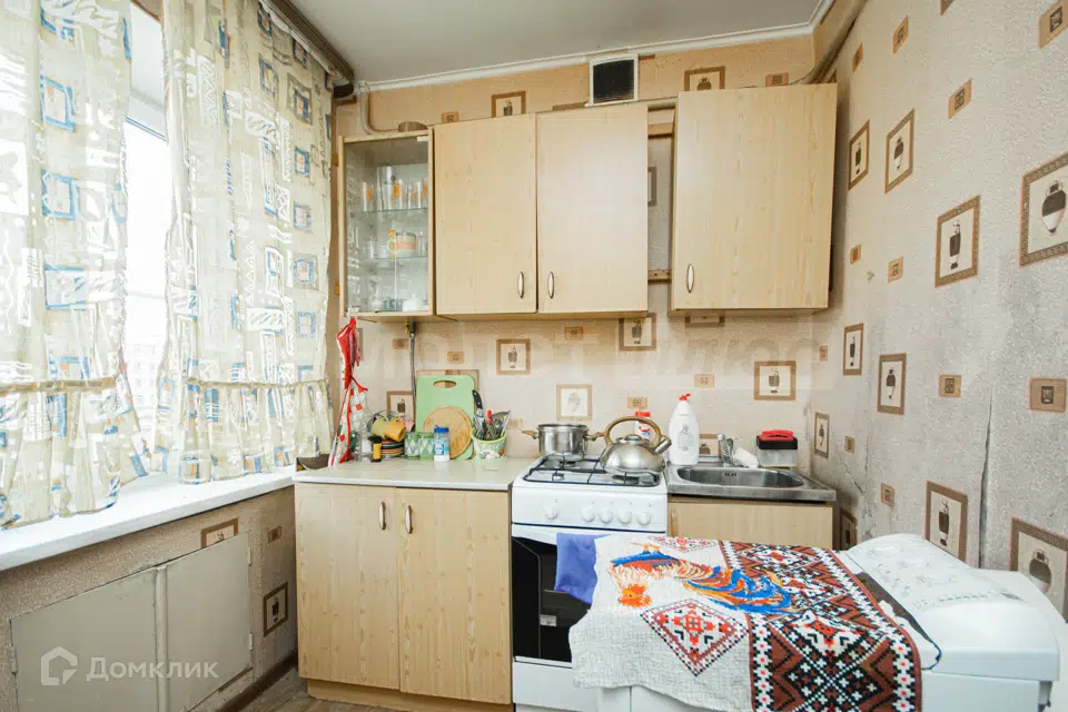 Продаётся 4-комнатная квартира, 60.9 м²