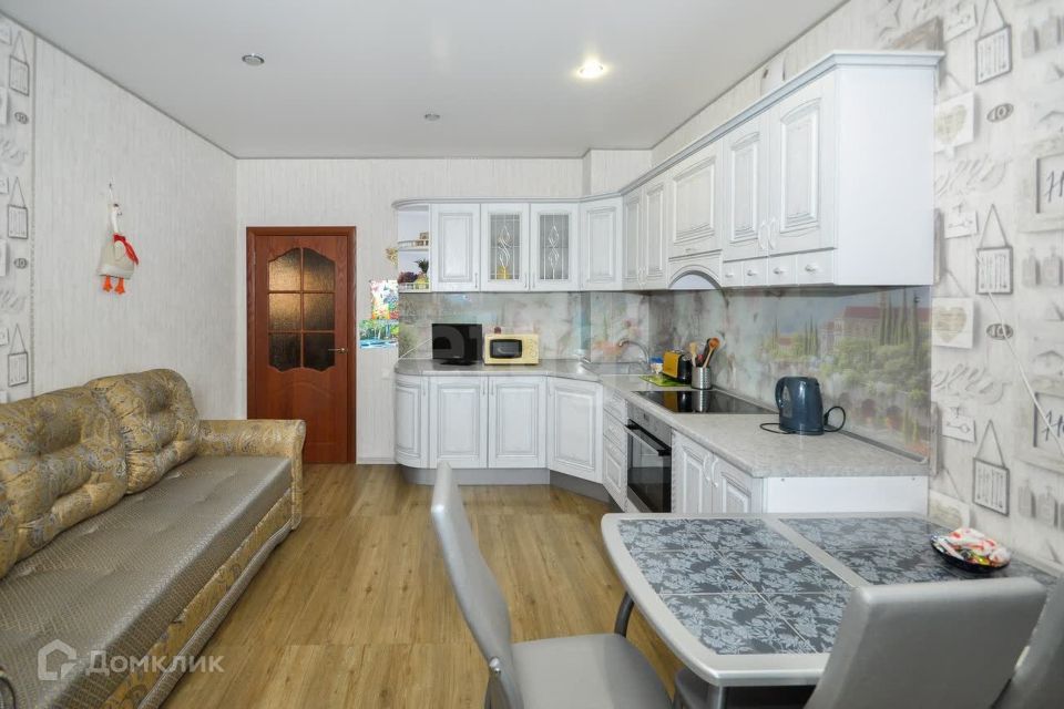 Продаётся 2-комнатная квартира, 77.1 м²