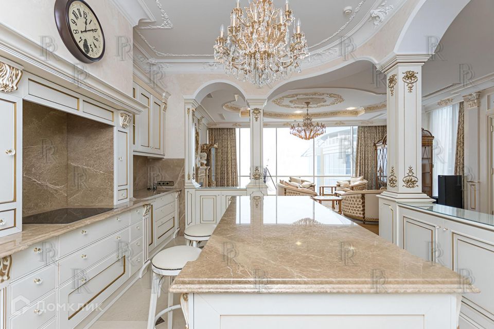 Продаётся 6-комнатная квартира, 335.4 м²