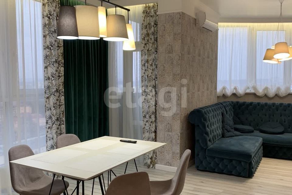 Продаётся 3-комнатная квартира, 120 м²