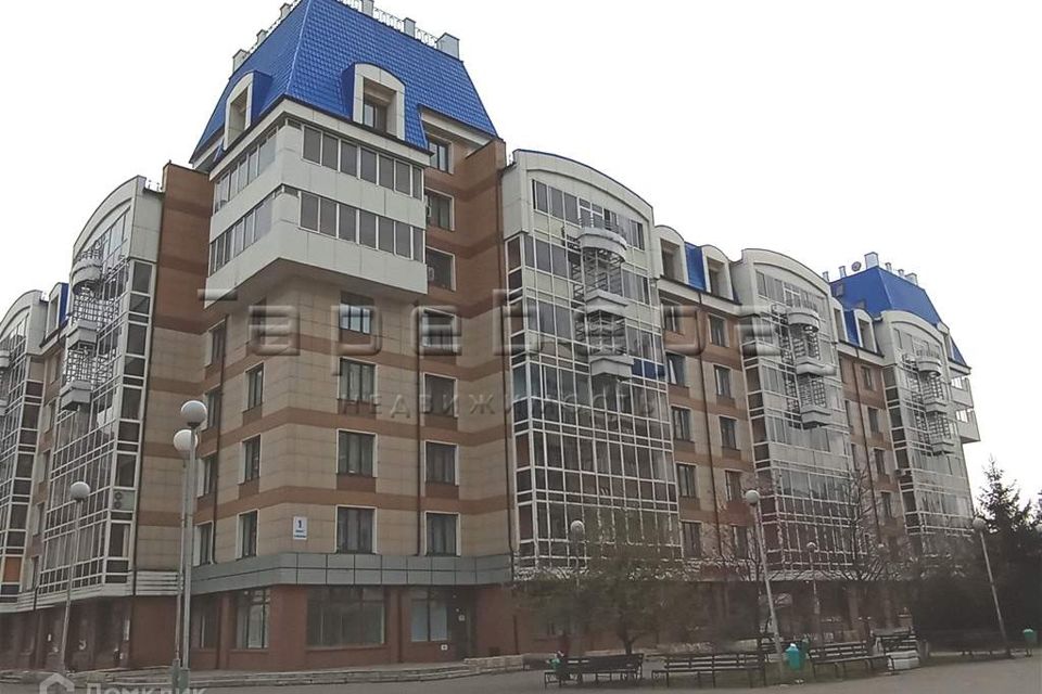 Сдаётся 3-комнатная квартира, 121 м²