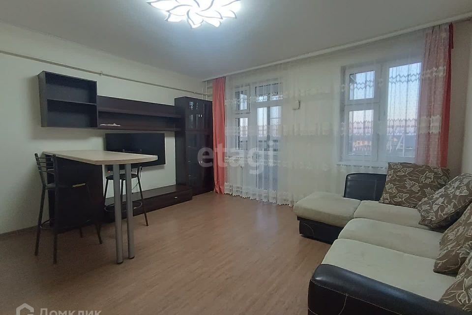 Продаётся 1-комнатная квартира, 49.6 м²