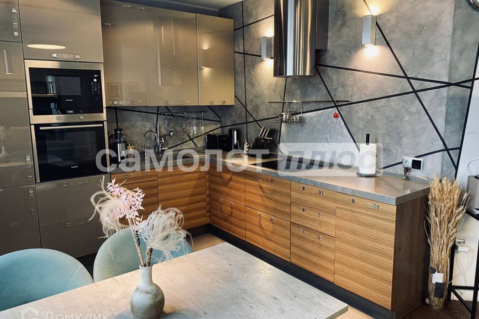Сдаётся 3-комнатная квартира, 76.6 м²