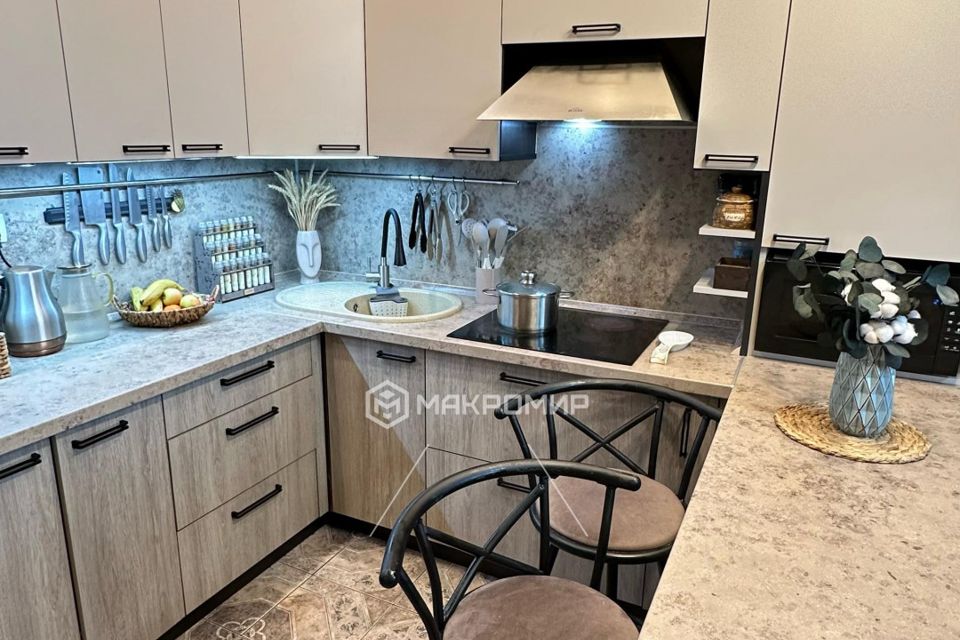 Продаётся 1-комнатная квартира, 43.4 м²