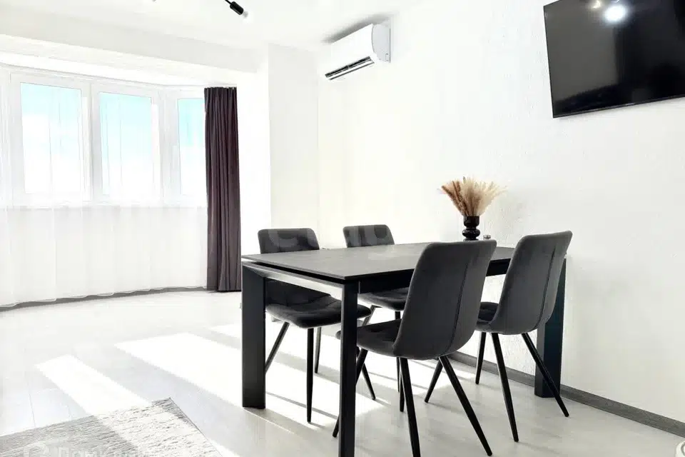 Продаётся 2-комнатная квартира, 58 м²