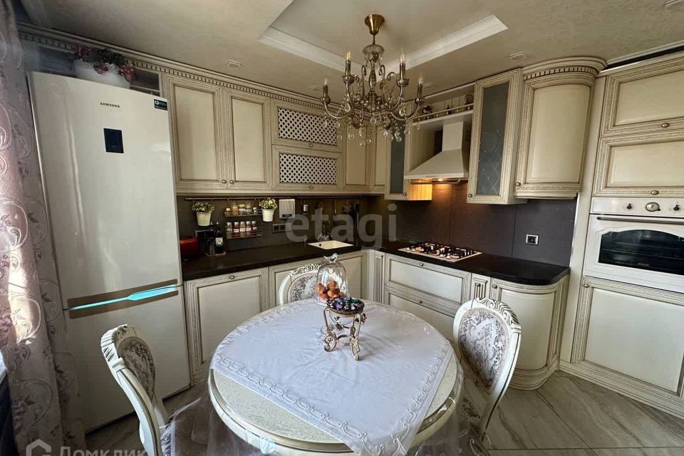 Продаётся 3-комнатная квартира, 69.7 м²