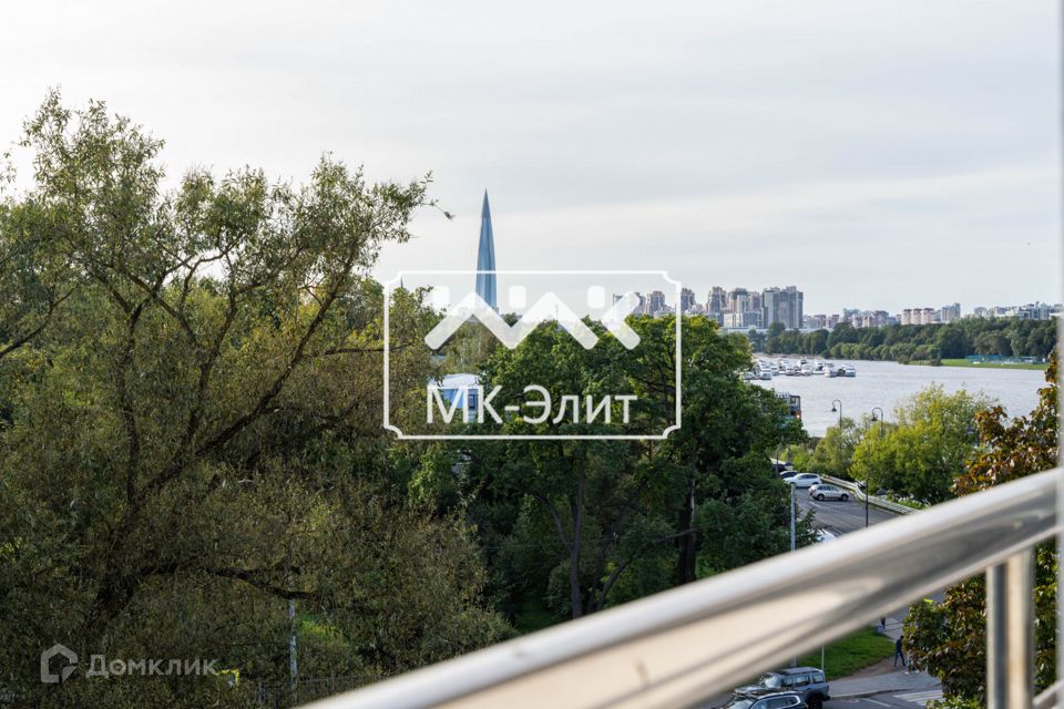 Продаётся 4-комнатная квартира, 178 м²