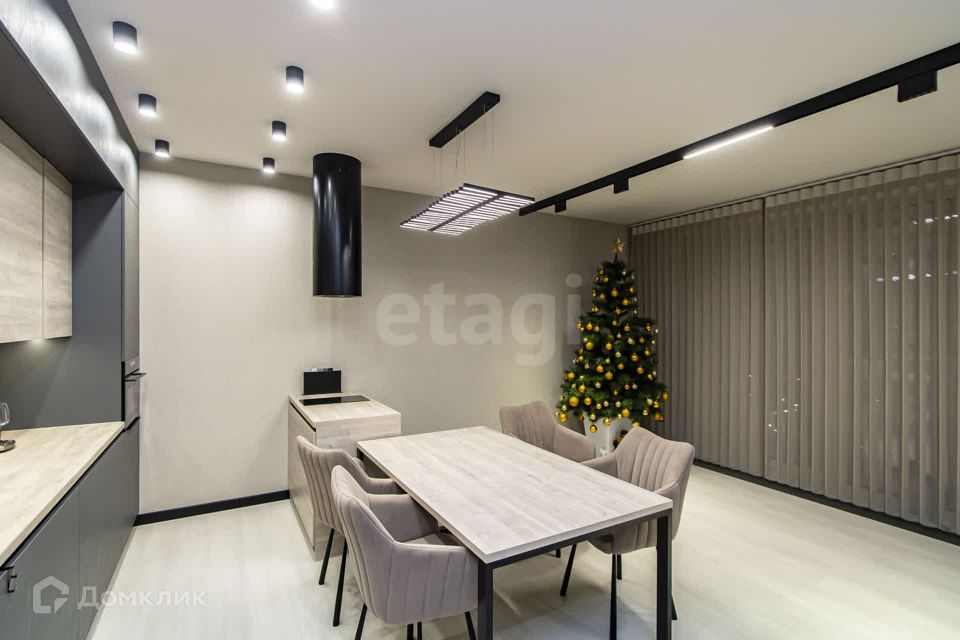 Продаётся 3-комнатная квартира, 112.2 м²