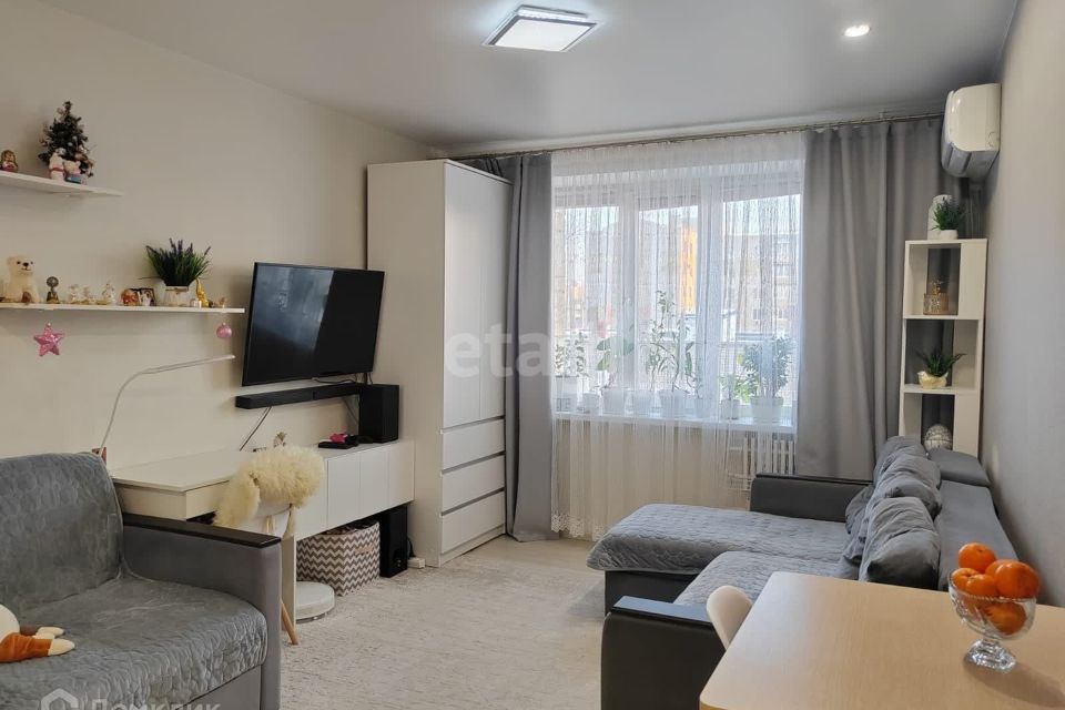 Продаётся комната в 1-комн. квартире, 37 м²
