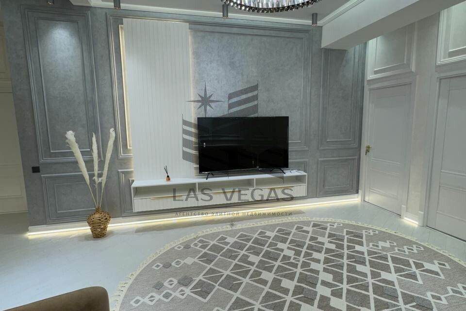 Сдаётся 4-комнатная квартира, 120 м²