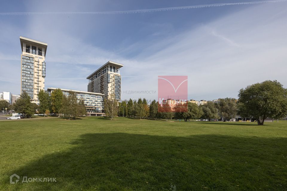 Продаётся 4-комнатная квартира, 162.2 м²