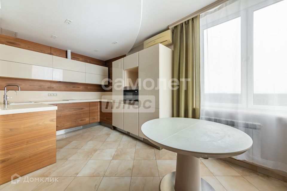 Продаётся 4-комнатная квартира, 101.3 м²