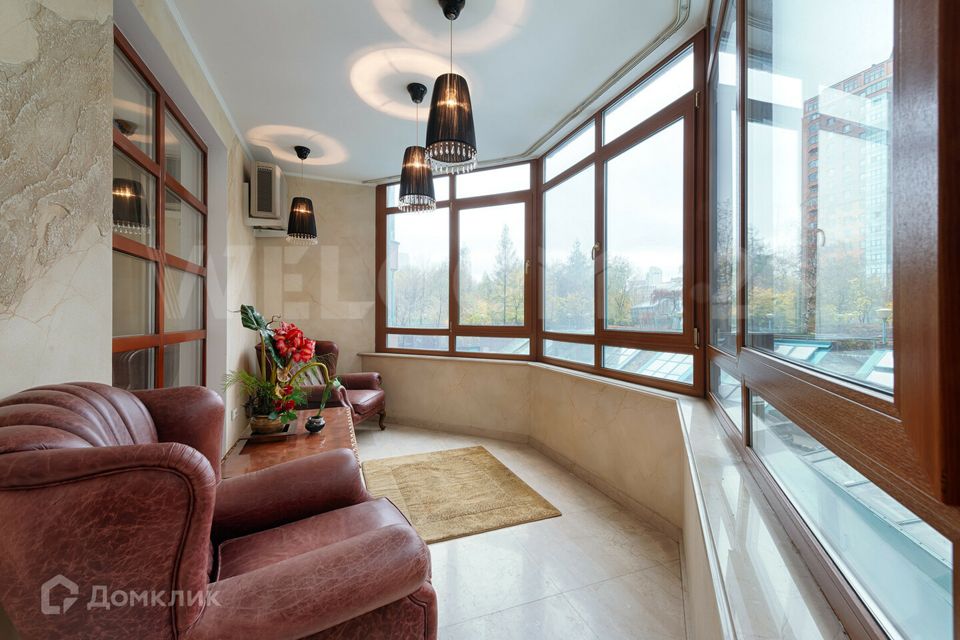 Продаётся 6-комнатная квартира, 249.9 м²