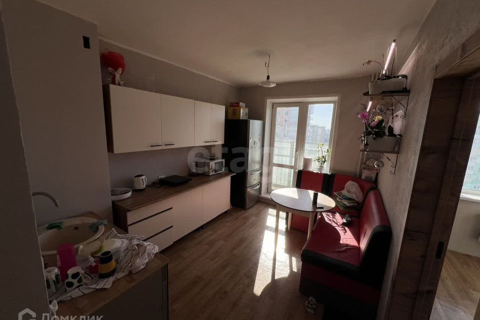 Продаётся 1-комнатная квартира, 42.2 м²