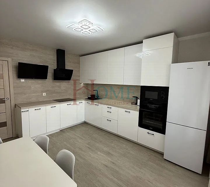 Сдаётся 2-комнатная квартира, 65 м²