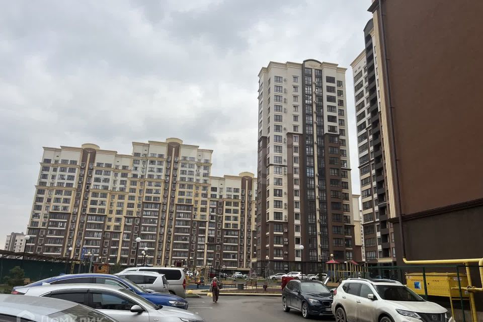Продаётся 2-комнатная квартира, 62.2 м²