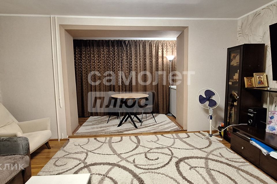 Продаётся 4-комнатная квартира, 88.2 м²