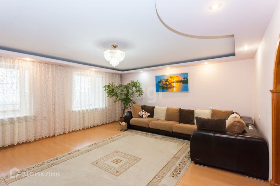 Продаётся 4-комнатная квартира, 125.5 м²