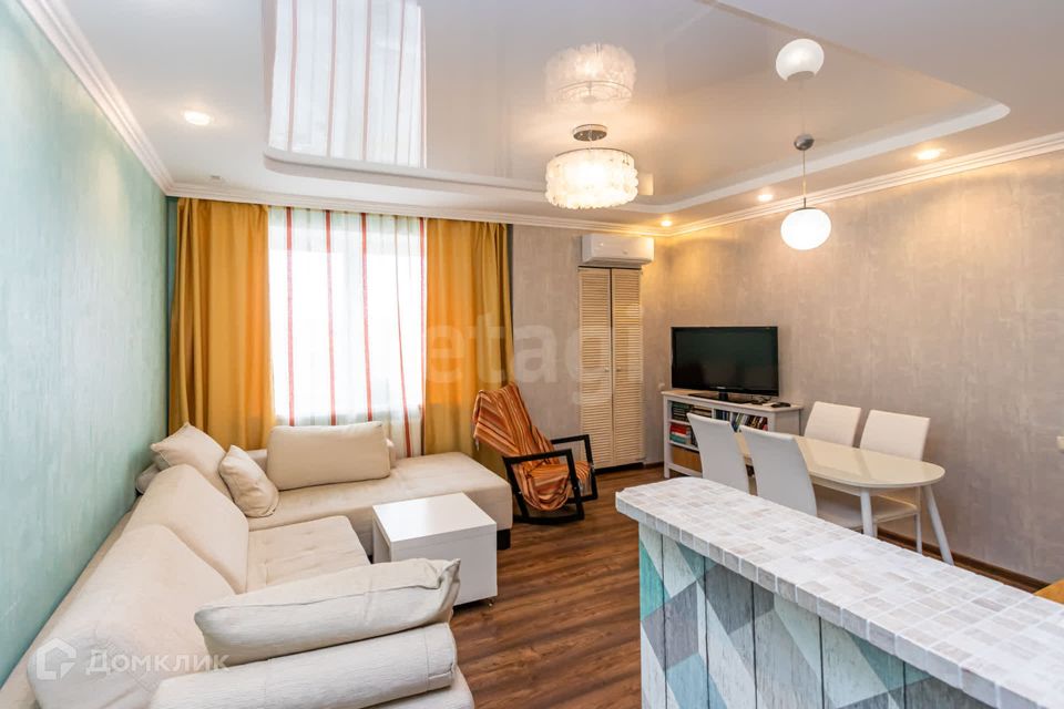 Продаётся 2-комнатная квартира, 67.6 м²