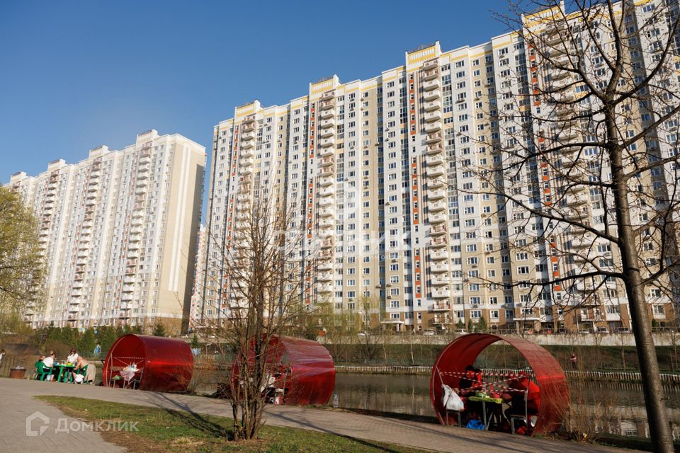 Продаётся 4-комнатная квартира, 105.2 м²