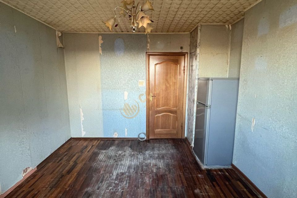 Продаётся комната в 8-комн. квартире, 12.8 м²