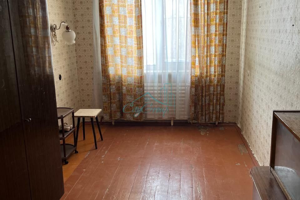 Продаётся 4-комнатная квартира, 61 м²