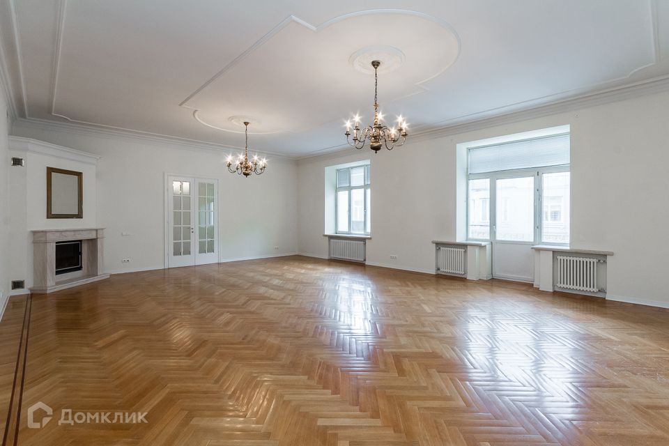 Сдаётся 6-комнатная квартира, 320 м²