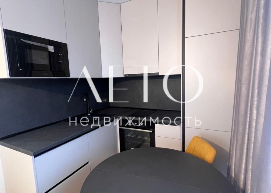 Продаётся 1-комнатная квартира, 42 м²