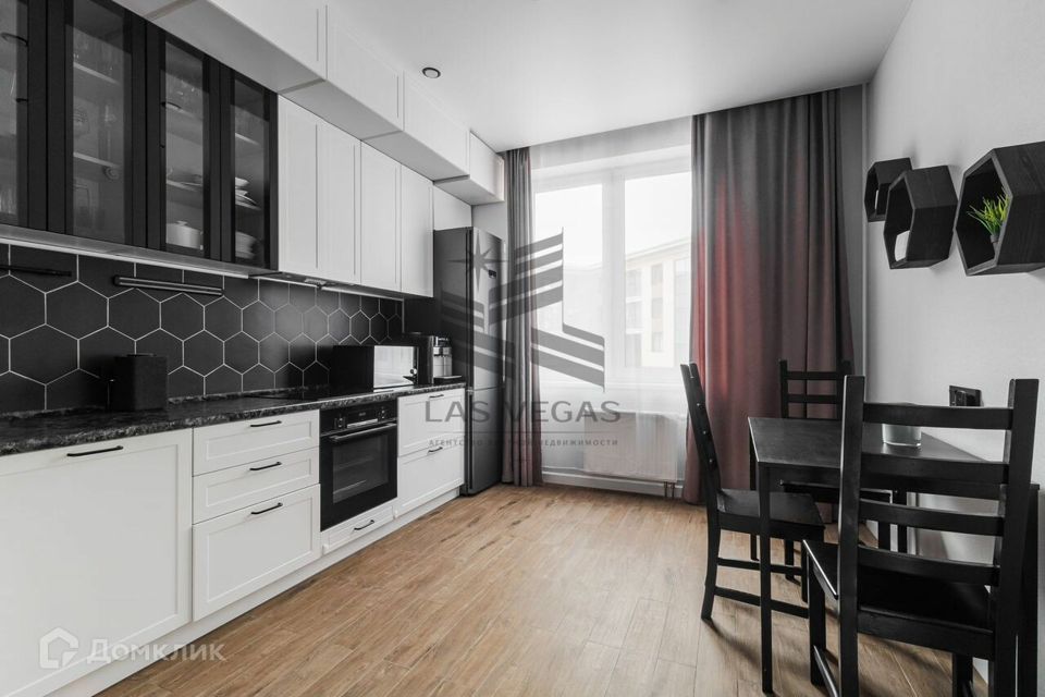 Сдаётся 3-комнатная квартира, 97 м²